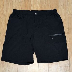 Outdoor Sports Black Cargo Shorts Size 38